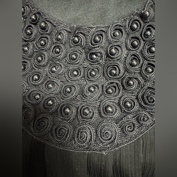 21 Smocked Black Top beading & decorative neckline trim, elastic at waist Size M - Picture 8 of 9